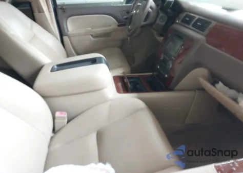 2013 Chevrolet Tahoe Ltz из США, поврежденный, VIN 1GNSCCE03DR122449